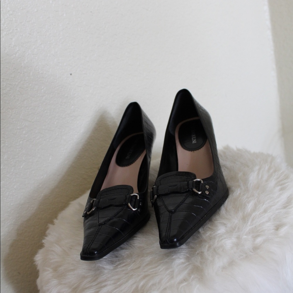 Black pointy square toe kitten heels